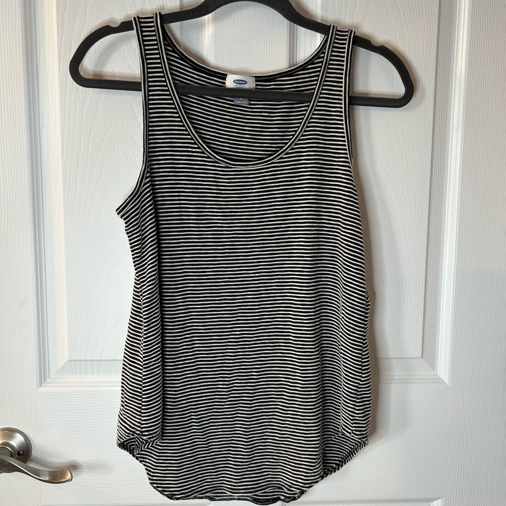 Old Navy Black and White Striped Tank Top Size Medium